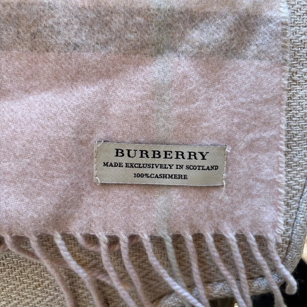 Burberry pink plaid cashmere scarf - Picture 1 of 4